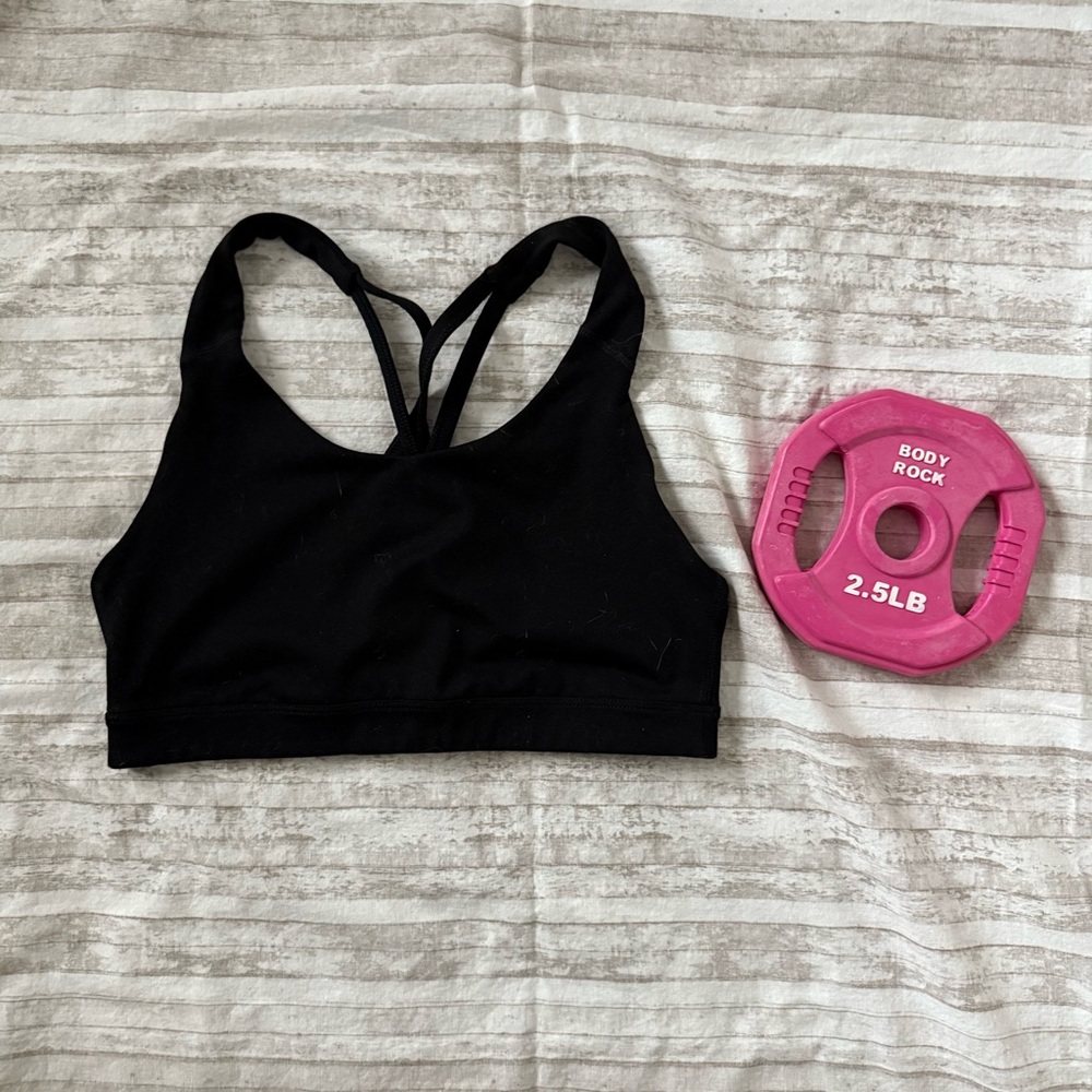 💪🏻 Old Navy Black Medium Sport Bra